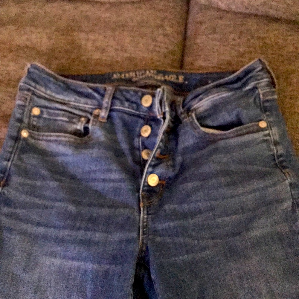 American eagle size 8 jeans . Frayed at bottom . Used excellent condition .